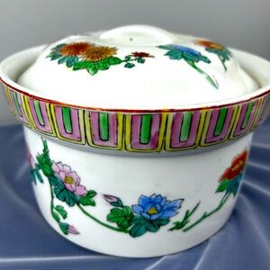 Vintage Hand Painted Porcelain ORIENTAL STYLE COVERED DISH 2qt/8cup FLOWERS